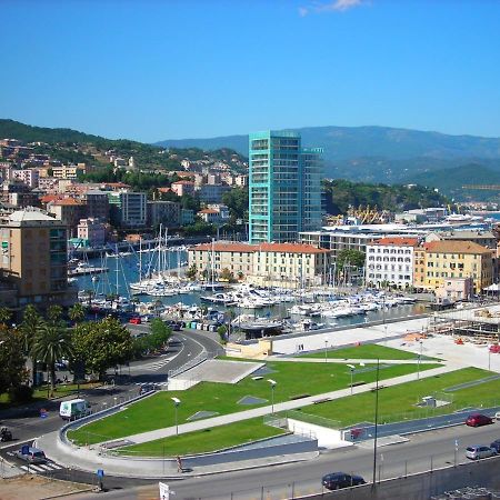 Appartamento Con Ac-Wi-Fi- Centro A 7 Min Savona Eksteriør bilde