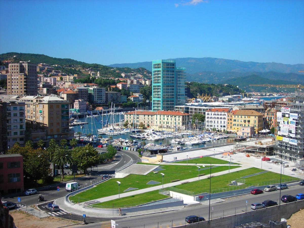 Appartamento Con Ac-Wi-Fi- Centro A 7 Min Savona Eksteriør bilde